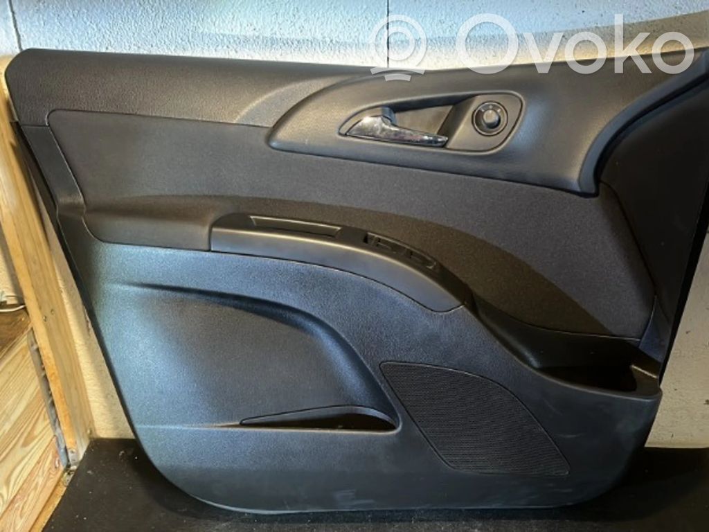 Opel Meriva B Etuoven verhoilu 
