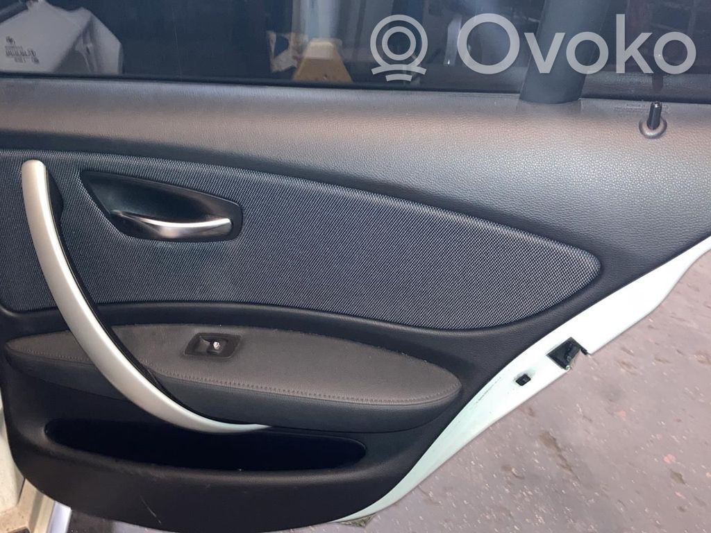 BMW 1 E81 E87 Apmušimas galinių durų (obšifke) 