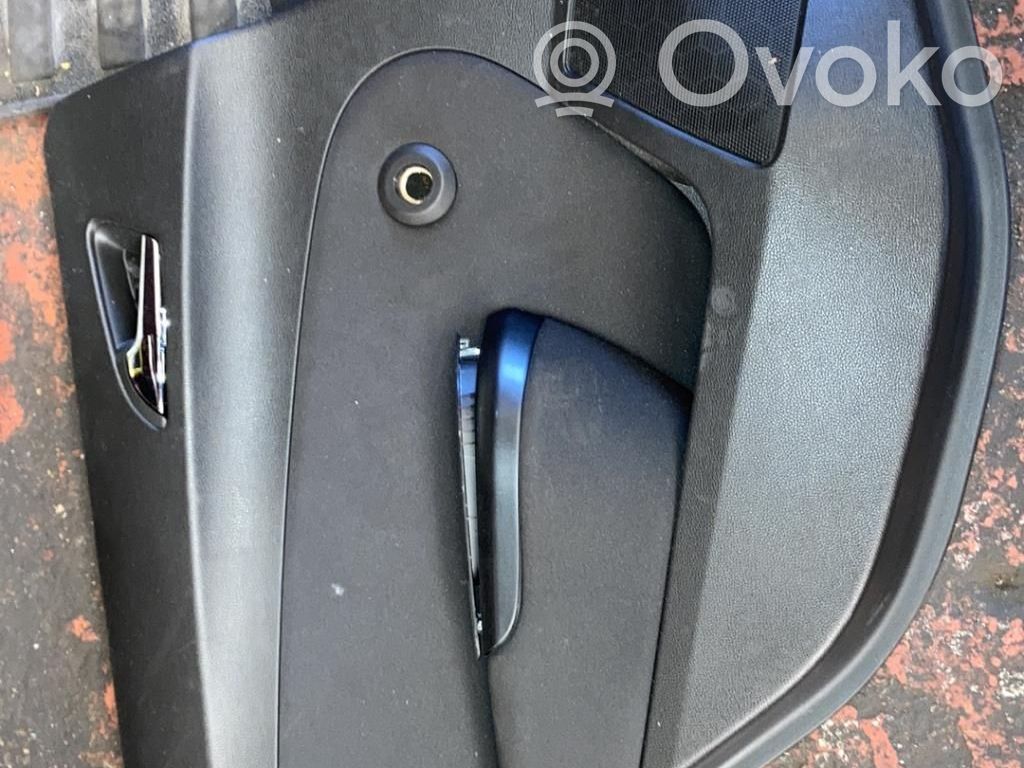 Opel Astra J Apmušimas galinių durų (obšifke) 