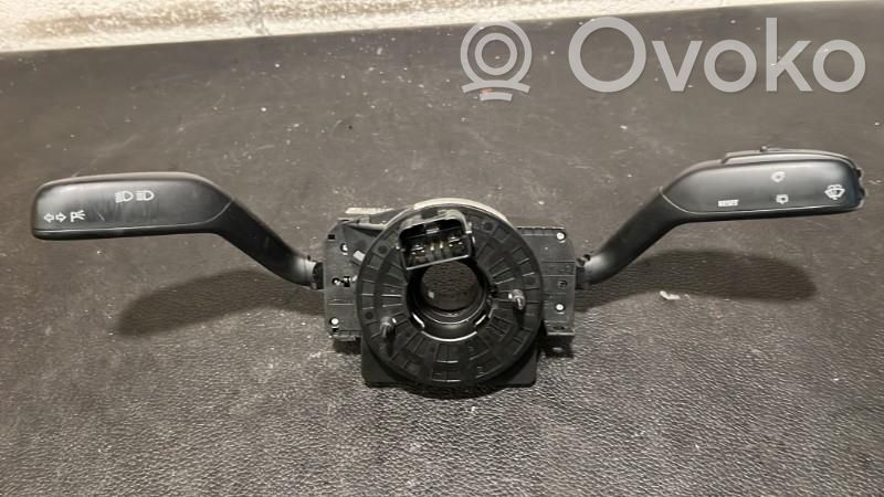 Skoda Fabia Mk2 (5J) Interruptor/palanca de limpiador de luz de giro 