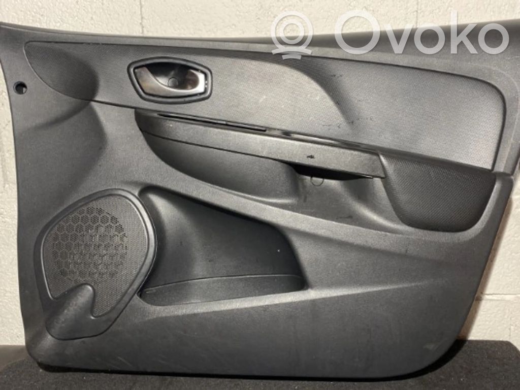 Renault Clio IV Apmušimas priekinių durų (obšifke) 