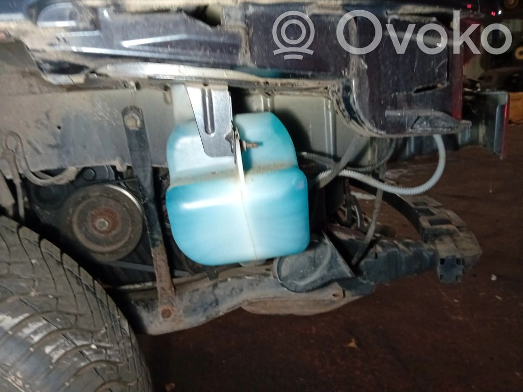 Citroen C8 Logu šķidruma tvertne 