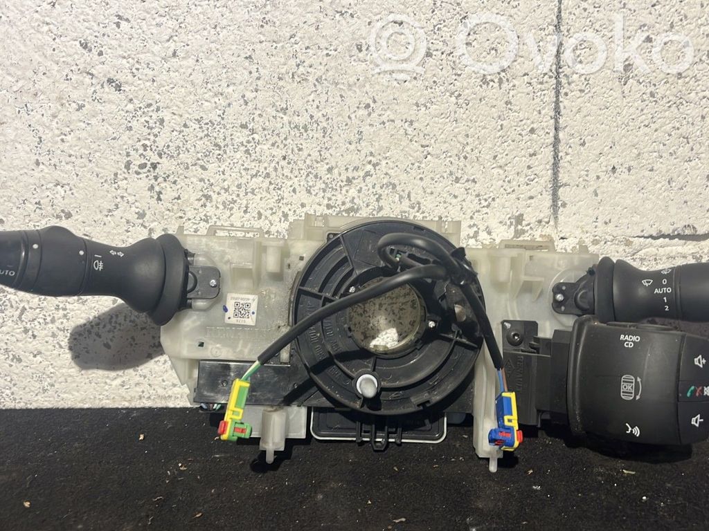 Renault Laguna III Wiper turn signal indicator stalk/switch 