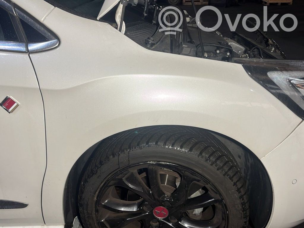 DS Automobiles 4 Sparnas 