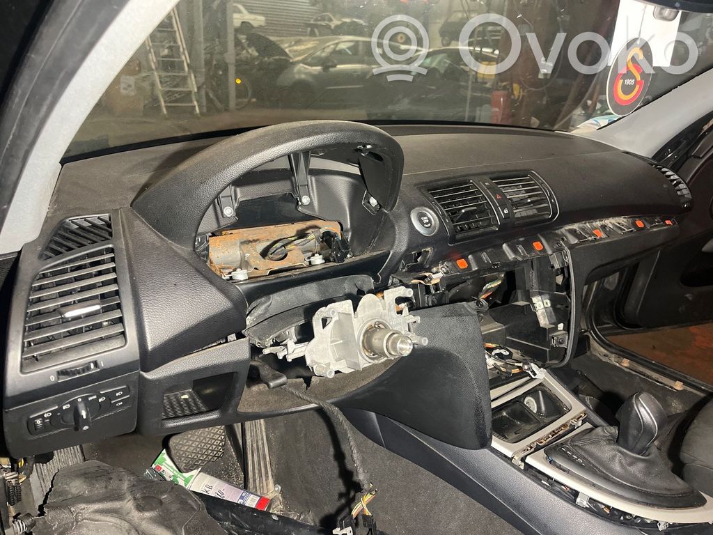 BMW 1 E81 E87 Dashboard 