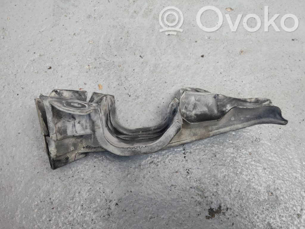 BMW 5 F10 F11 Muu moottoritilan osa 