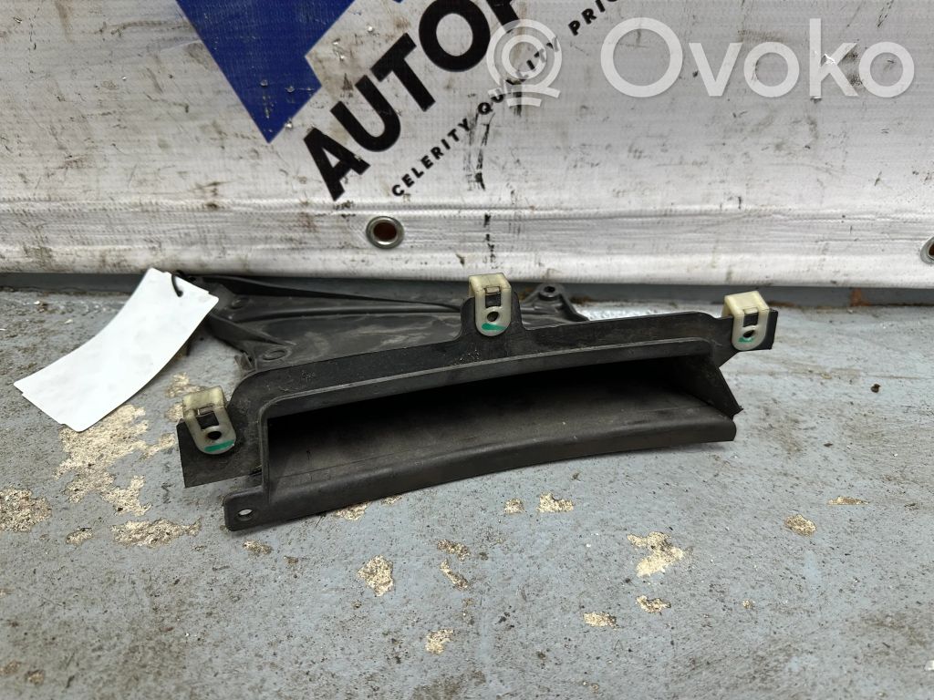 BMW 7 G11 G12 Ilmanoton kanavan osa 