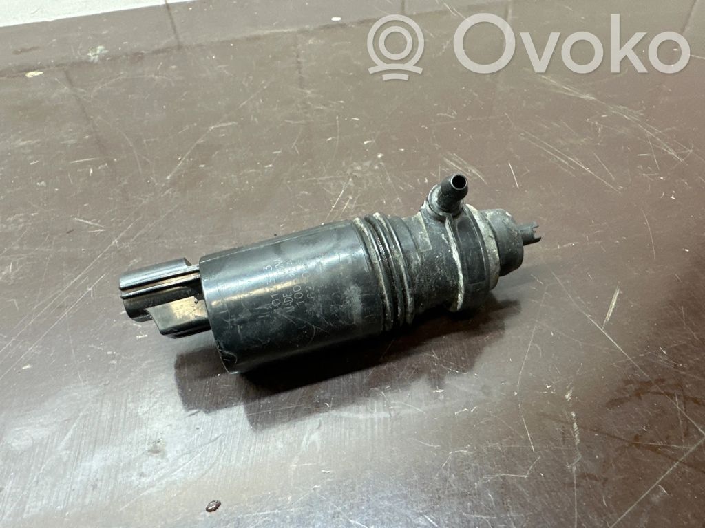 Volvo C30 Headlight washer pump 