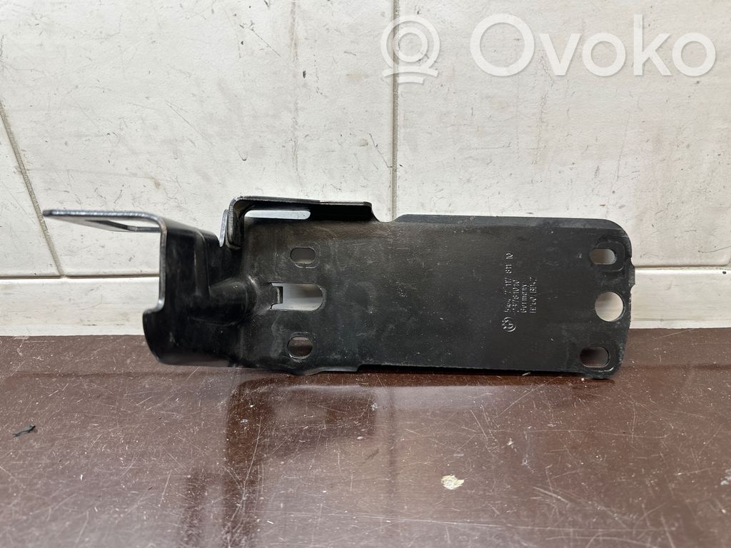Fixation de radiateur   5164711781110,23781010