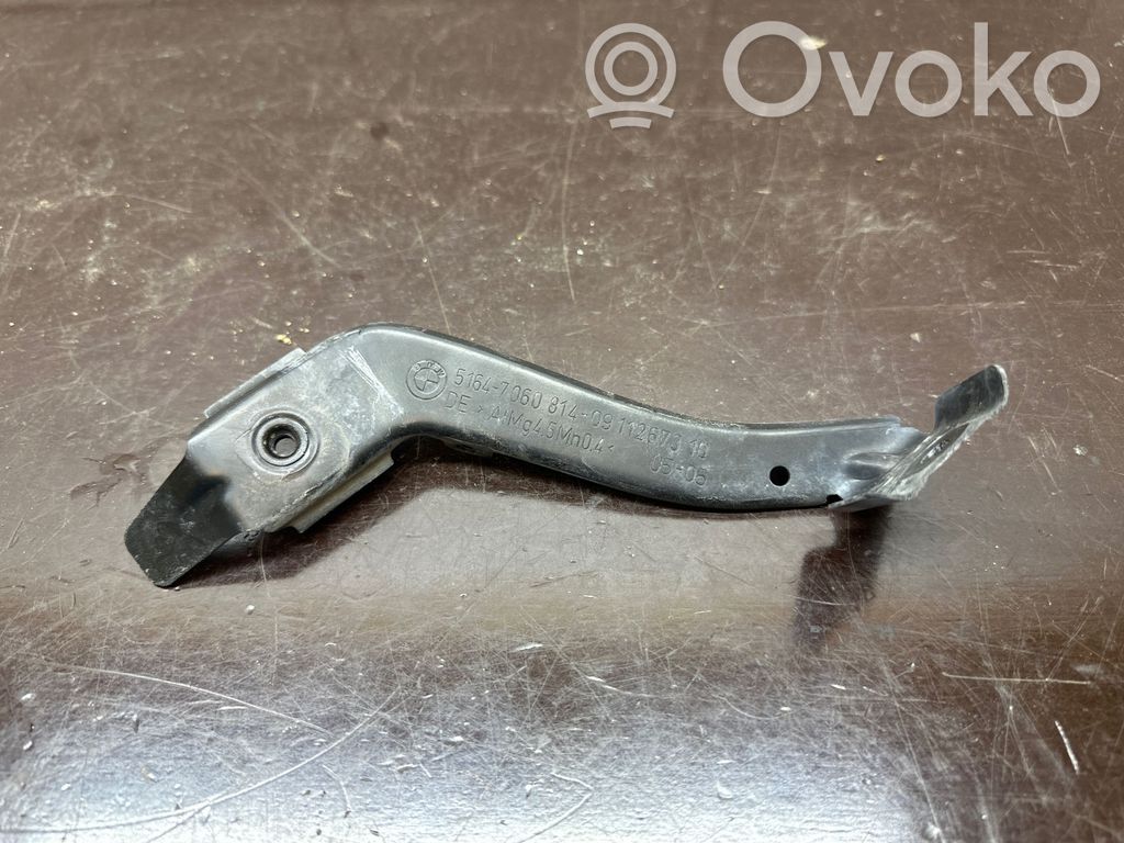 BMW 5 E60 E61 Fender mounting bracket 