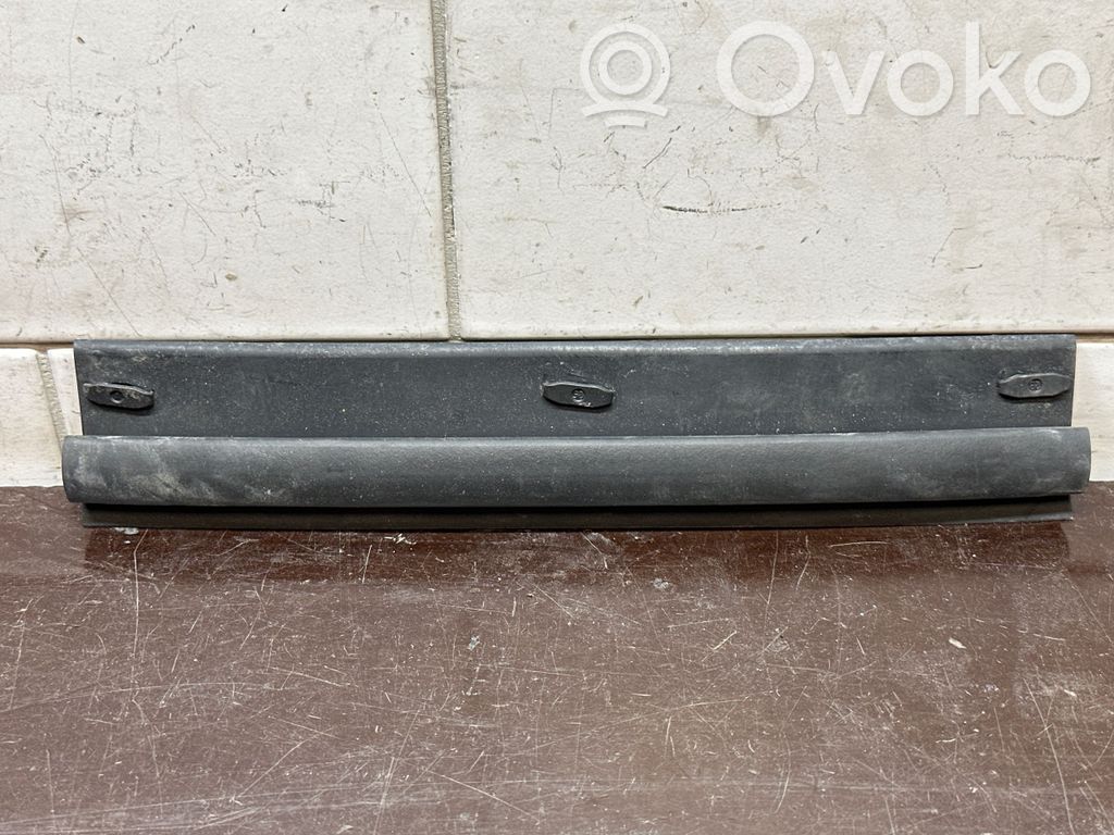 Engine compartment rubber   8X0823126