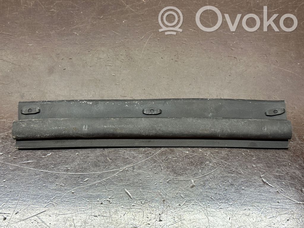 Audi A1 Engine compartment rubber 