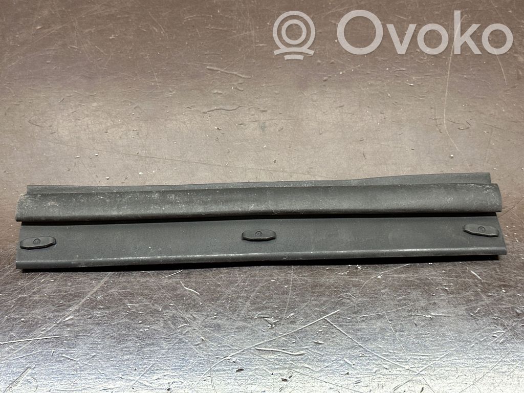 Audi A1 Engine compartment rubber 