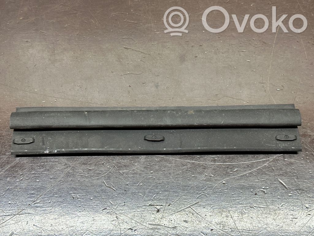 Audi A1 Engine compartment rubber 