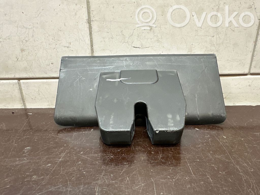 Volvo V60 Osłona rygla zamka klapy tylnej 