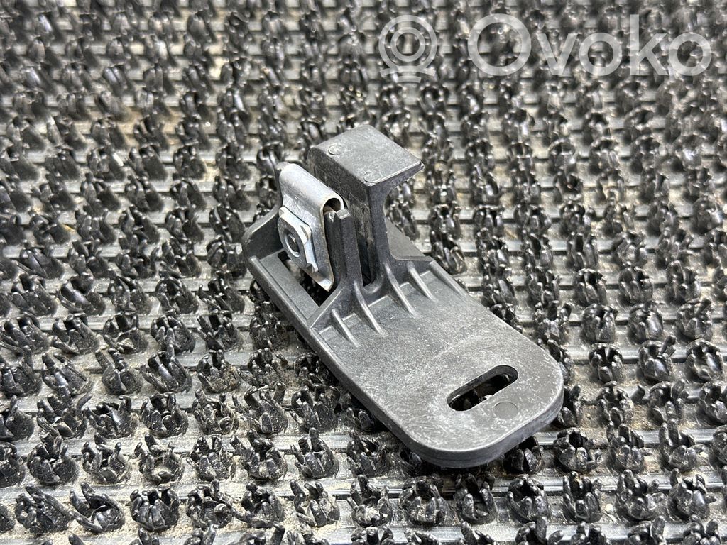 BMW 1 E81 E87 Headlight/headlamp mounting bracket 