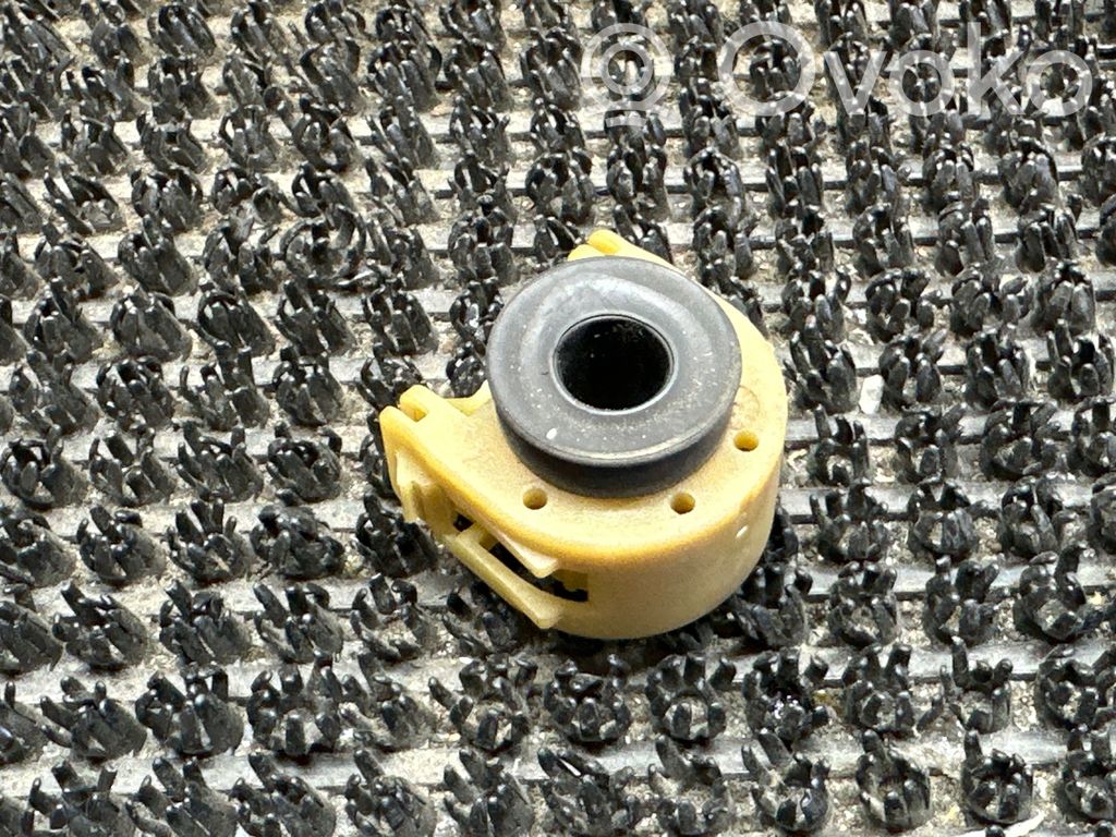 Radiator mount bracket   9681921680