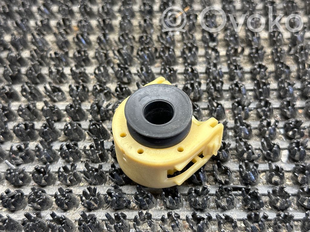 Citroen C3 Radiator mount bracket 