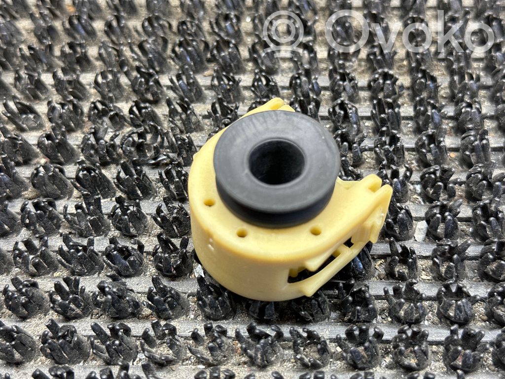 Citroen C3 Radiator mount bracket 