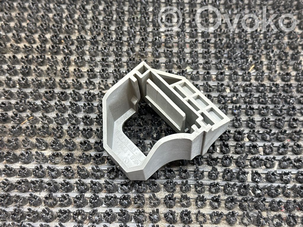 BMW 1 E81 E87 Radiator mount bracket 