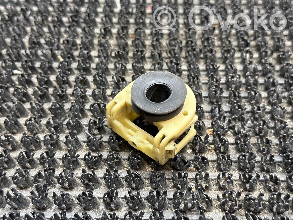 Peugeot 207 Radiator mount bracket 