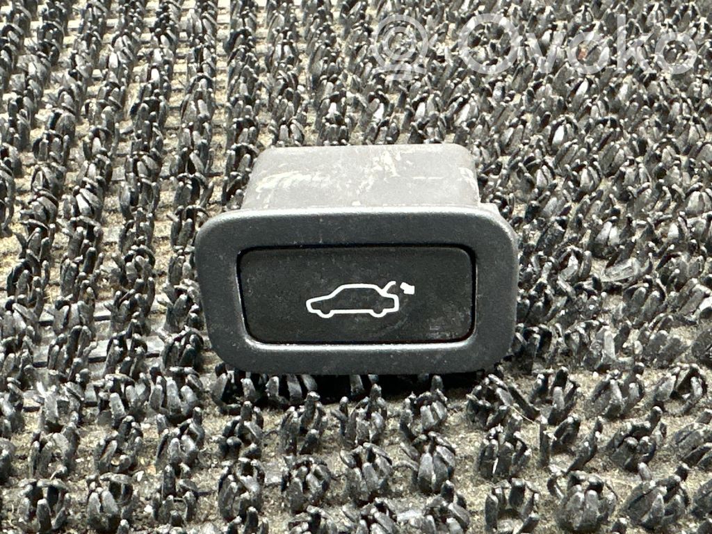 Jaguar XJL Tailgate opening switch 