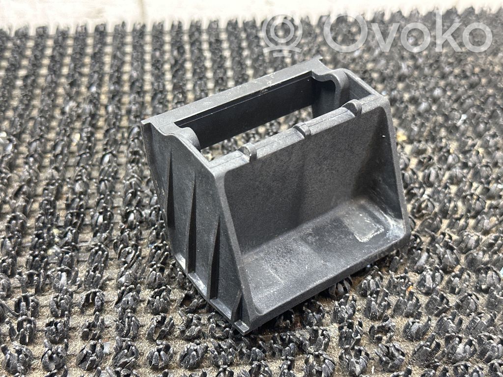 BMW X5 E70 Radiator mount bracket 