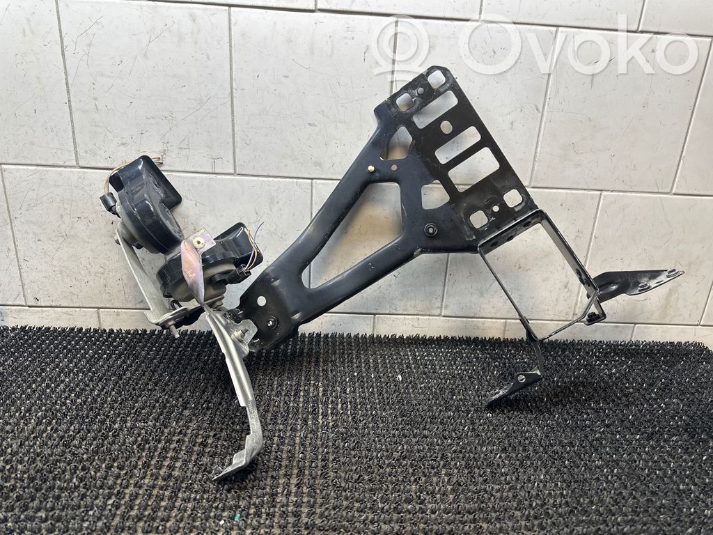 BMW 5 E60 E61 Front bumper mounting bracket 
