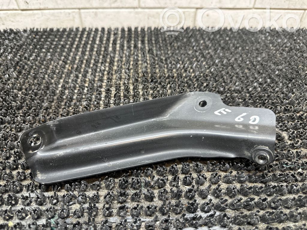 BMW 5 E60 E61 Muu moottoritilan osa 