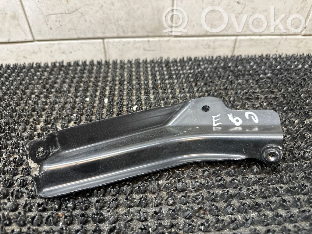 BMW 5 E60 E61 Muu moottoritilan osa 