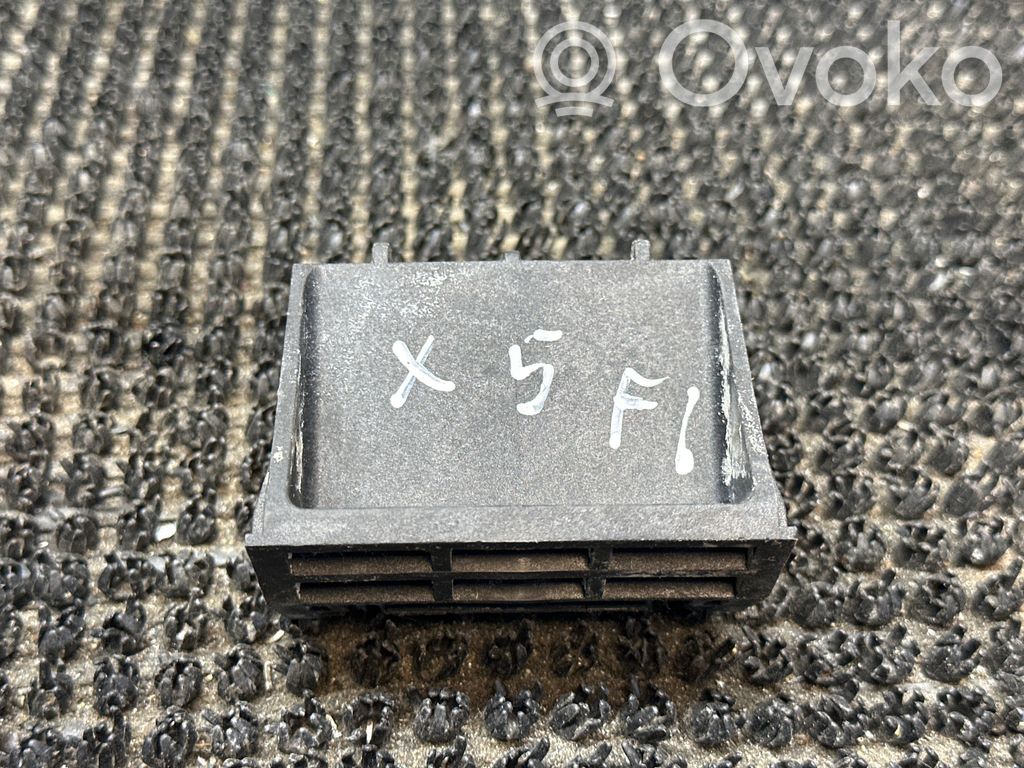 BMW X5 E70 Radiator mount bracket 