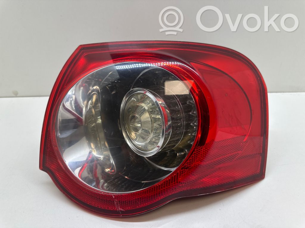 Volkswagen PASSAT B6 Lampa tylna 