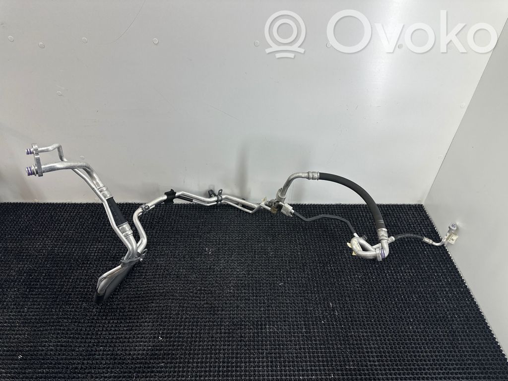 Jaguar XE Ilmastointilaitteen putki (A/C) 