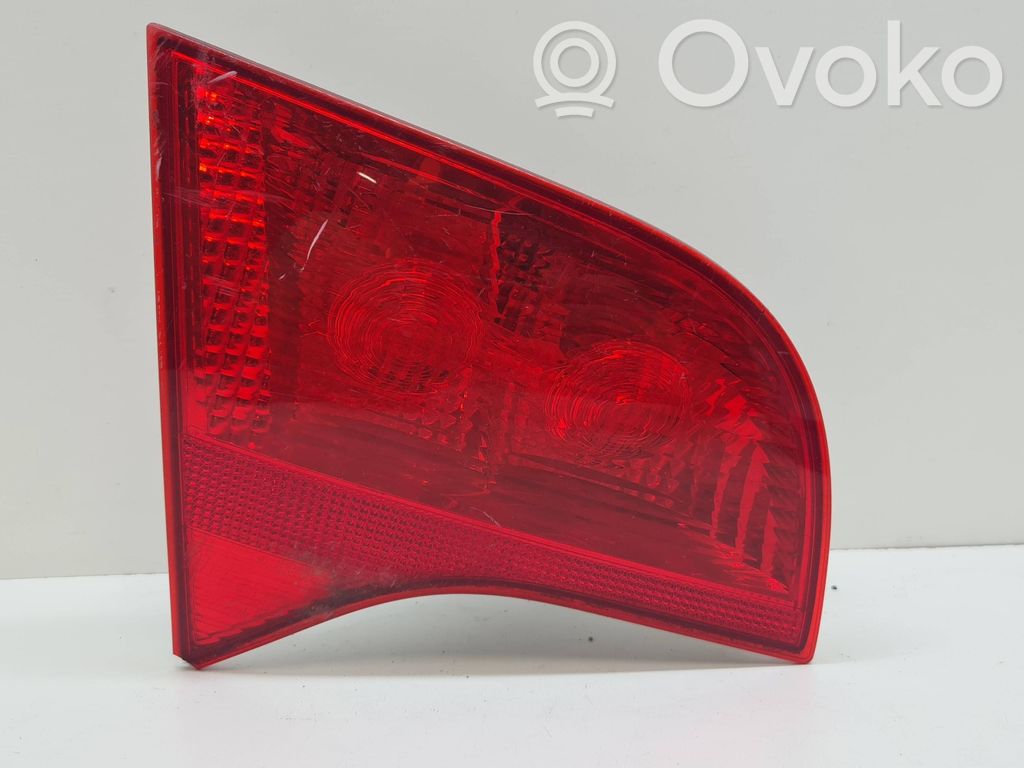 Audi A4 S4 B7 8E 8H Takaluukun takavalot 
