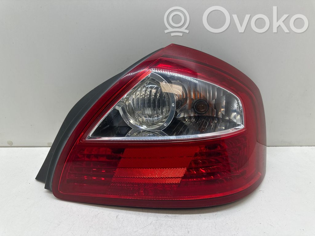 Infiniti Q45 III Luci posteriori 