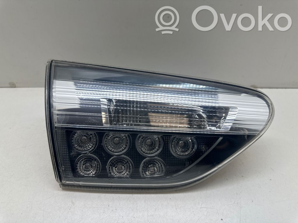 Toyota Wish (AE20) Luci posteriori del portellone del bagagliaio 