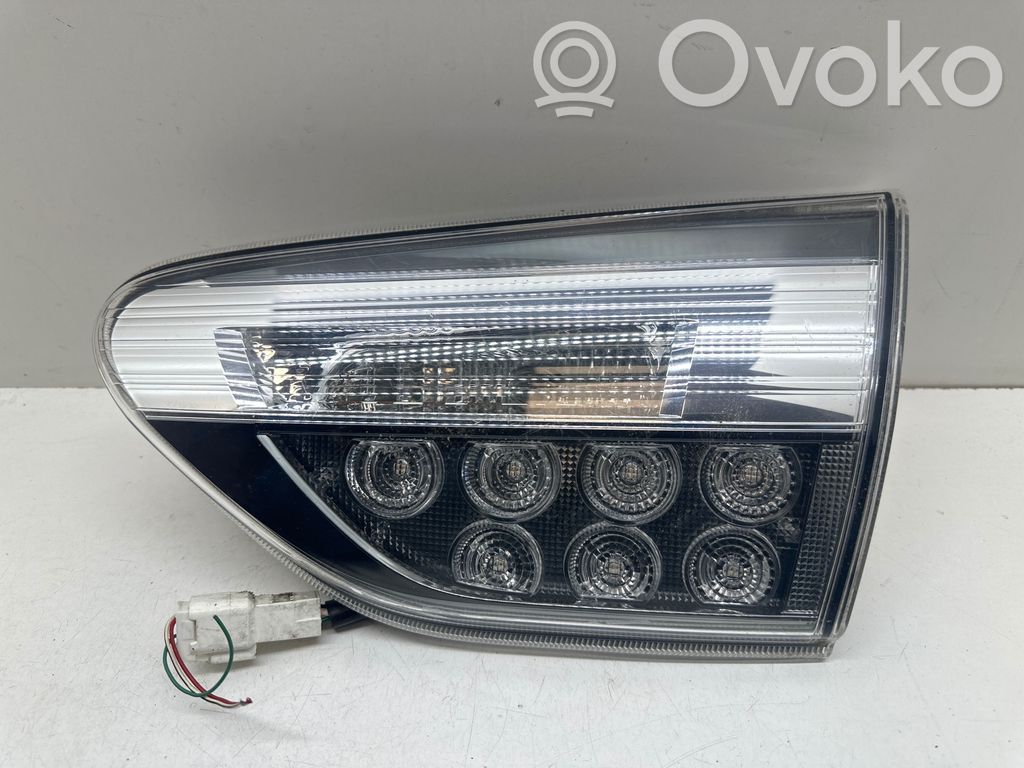 Toyota Wish (AE20) Luci posteriori del portellone del bagagliaio 