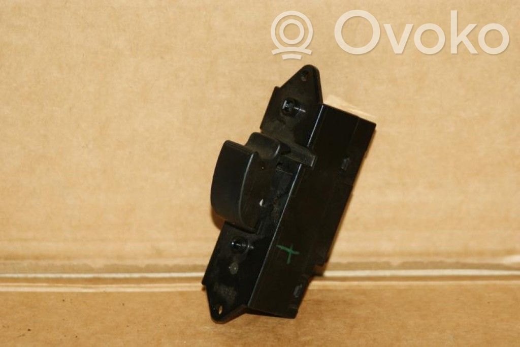 Interruptor del elevalunas eléctrico   MR587879