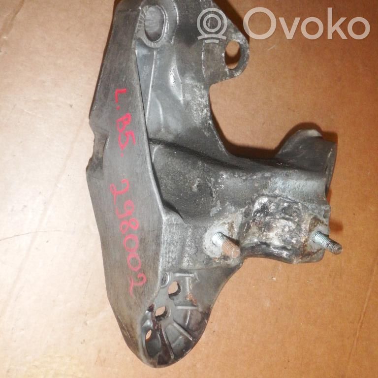Engine mounting bracket   4B0199351B