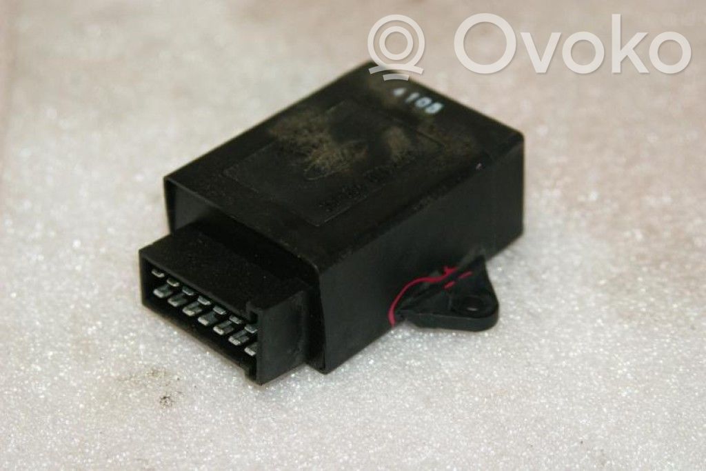 Ford Mondeo Mk III Relais d'essuie/lave-glace 