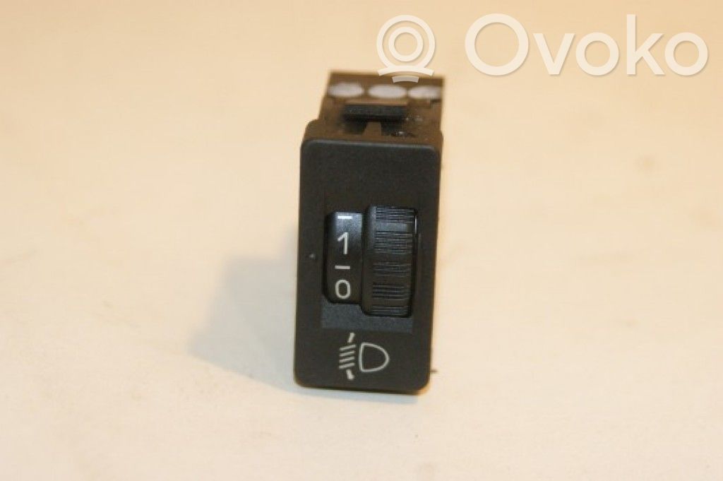 Peugeot 307 Headlight level height control switch 