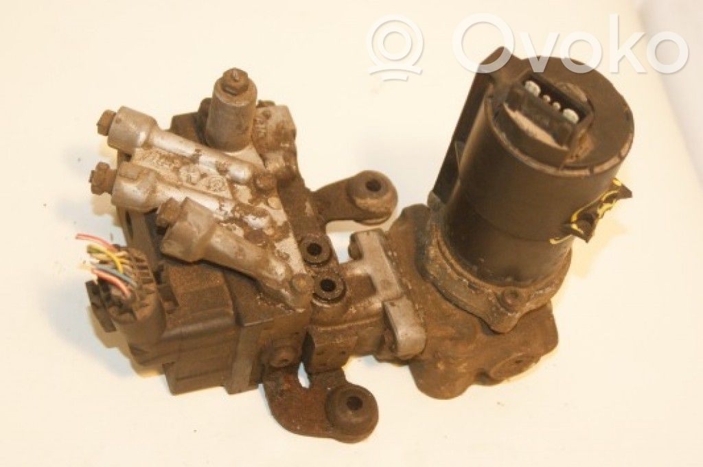 Volkswagen PASSAT B4 Bomba de ABS 