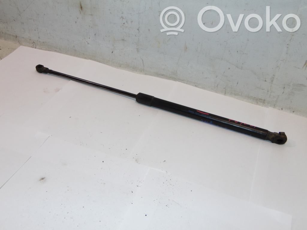 Volkswagen Polo Siłownik maski przedniej 