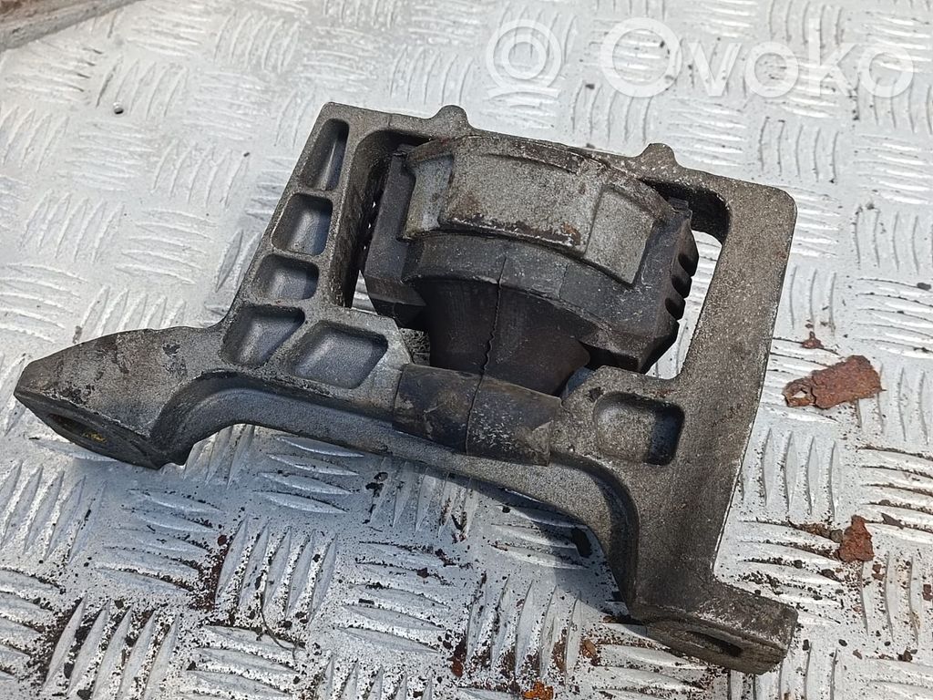 Volvo V50 Engine mount bracket 