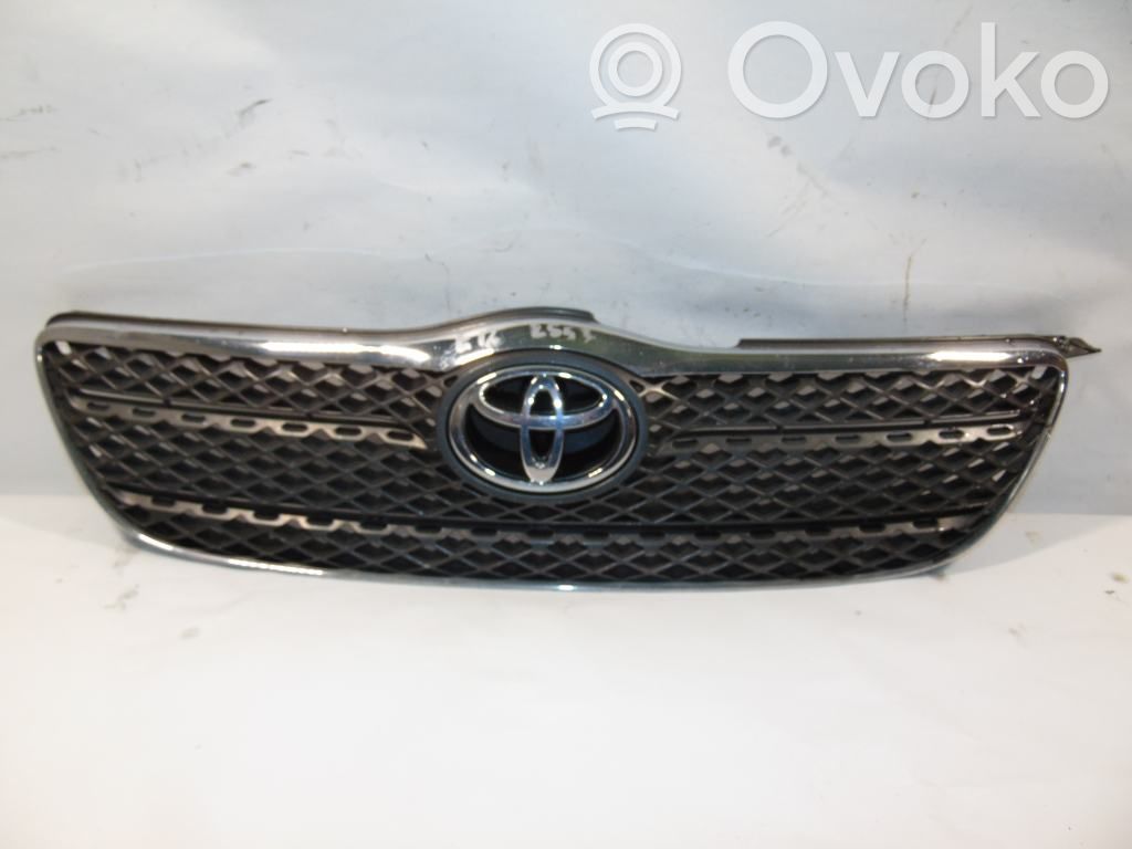 Toyota Corolla E120 E130 Etupuskurin ylempi jäähdytinsäleikkö 