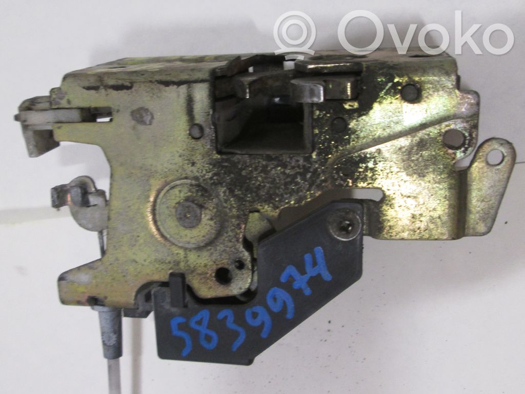 Mercedes-Benz Sprinter W901 W902 W903 W904 Zamek drzwi przednich 