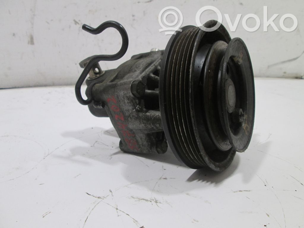 Audi A4 S4 B5 8D Ohjaustehostimen pumppu 