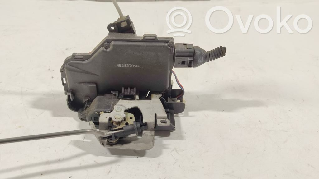 Audi A4 S4 B6 8E 8H Etuoven lukko 