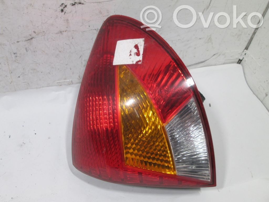 KIA Rio Luz trasera/de freno 