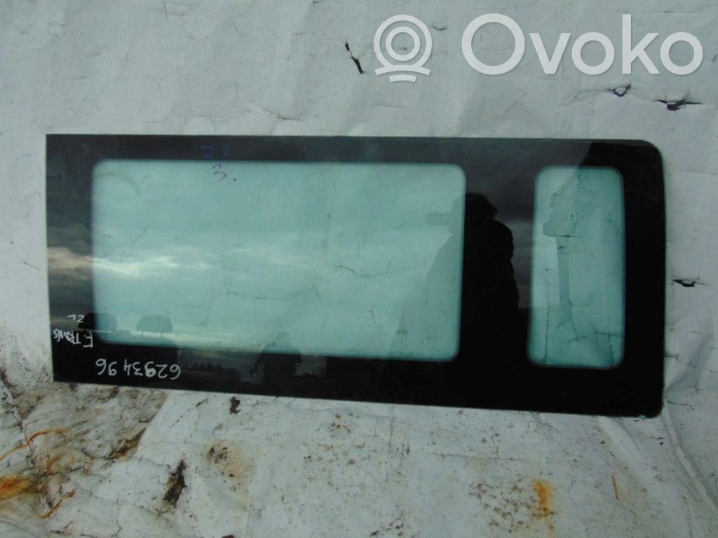 Rear side window   1801115